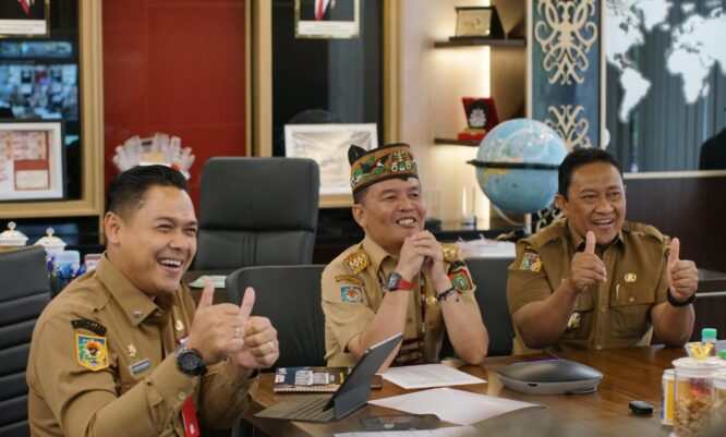 Gubernur Agustiar Catat Sejarah, Ajar 97 Ribu Siswa di Kalteng Serentak Lewat Program Hybrid