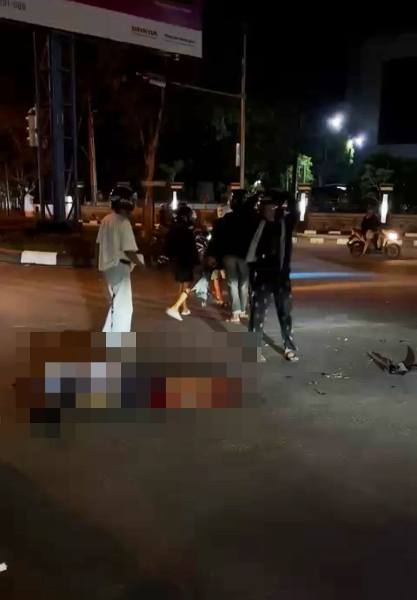 Tabrakan Maut Balap Liar di Bundaran Kecil