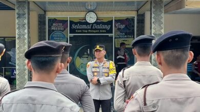 Kapolres Lamandau AKBP Bronto Budiyono, memberikan arahan kepada jajaran