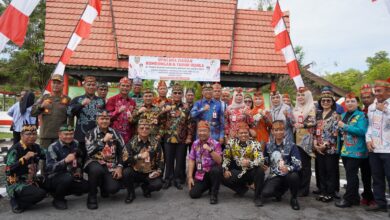 Peringati Hari Jadi ke-68 Kalteng, Kadis LH Dampingi Gubernur Agustiar Sabran Tabur Bunga