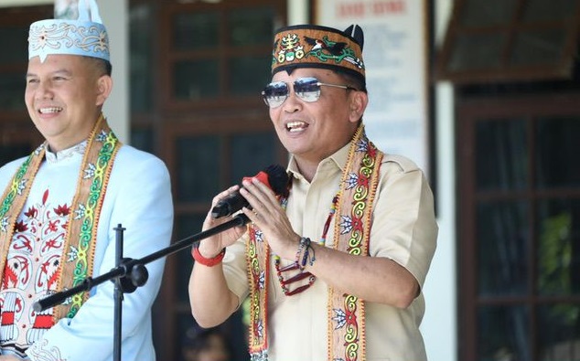 Gubernur Agustiar Sabran Kunjungi Gunung Mas, Fokus pada Pendidikan dan Bantuan Sosial