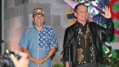 Plt. Sekda Kalteng, Leonard S Ampung mendampingi Gubernur H. Agustiar Sabran