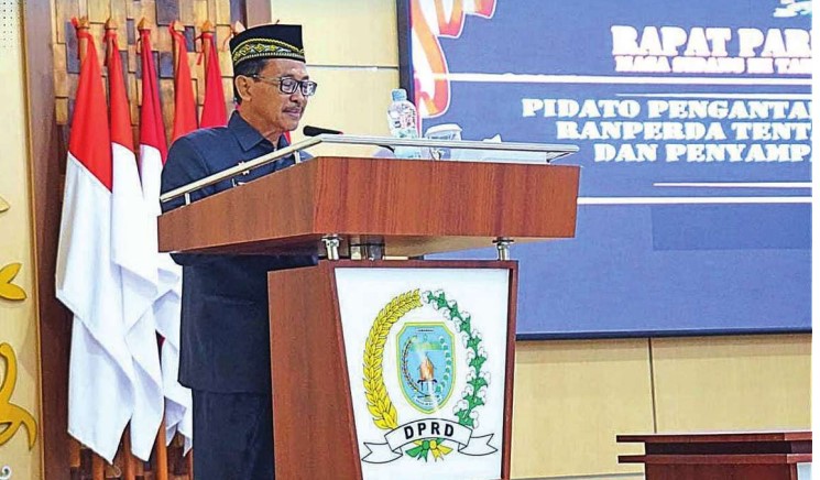 HADIR: Wakil Bupati Lamandau Abdul Hamid, menghadiri Sidang Paripurna DPRD Kabupaten Lamandau, belum lama ini.