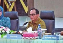 HADIRI: Asisten II Setda Lamandau, Meigo Basel membuka Rapat Koordinasi Pencegahan dan Percepatan Penurunan Stunting Tahun 2025, di aula Bappedalitbang.