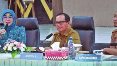 HADIRI: Asisten II Setda Lamandau, Meigo Basel membuka Rapat Koordinasi Pencegahan dan Percepatan Penurunan Stunting Tahun 2025, di aula Bappedalitbang.