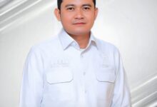 [07.32, 15/7/2025] Yuda 3107: siap aman abangku [07.33, 15/7/2025] Ekomeng: Sarapan bang😁 [07.33, 15/7/2025] Yuda 3107: bah nyamannya🤤 [07.33, 15/7/2025] Yuda 3107: pecel ini [07.34, 15/7/2025] Ekomeng: 😄👍 [08.11, 15/7/2025] Yuda 3107: Agatha Gisel Juanmaharati Harumkan Nama Kalteng, Raih Juara 2 di Ajang Mini Miss Grand Runway Indonesia 2025 Agatha Gisel Juanmaharati PALANGKA RAYA, Kalteng.co – Kabar membanggakan datang dari dunia modeling anak-anak. Agatha Gisel Juanmaharati, model cilik berbakat asal Kalimantan Tengah (Kalteng), sukses mengukir prestasi gemilang di kancah nasional dengan meraih Juara 2 (Runner-Up) dalam ajang bergengsi Mini Miss Grand Runway Indonesia 2025, yang digelar di Jakarta, Minggu (13/7/2025). Kompetisi tersebut berlangsung sejak 10 hingga 14 Juli 2025 dan diselenggarakan oleh Sahabat Manajemen Indonesia. Ratusan peserta dari berbagai provinsi turut ambil bagian, menjadikan ajang ini sebagai salah satu panggung prestisius bagi para model cilik Tanah… [08.11, 15/7/2025] Yuda 3107: Sri Neni Trianawaty: Edukasi Mitigasi Bencana di Sekolah Penting untuk Tingkatkan Kesiapsiagaan Wakil Ketua Komisi II DPRD Barito Utara, Hj. Sri Neni Trianawaty MUARA TEWEH, Kalteng.co – Wakil Ketua Komisi II DPRD Kabupaten Barito Utara, Hj. Sri Neni Trianawaty, menegaskan pentingnya edukasi mitigasi bencana di lingkungan sekolah. Ia menilai, langkah ini merupakan bagian vital dalam membangun budaya siaga bencana sejak dini. Menurut Sri Neni, Kabupaten Barito Utara memiliki cukup kerentanan terhadap sejumlah jenis bencana, seperti banjir, kebakaran hutan dan lahan (karhutla), serta tanah longsor di wilayah tertentu. Karena itu, keterlibatan lembaga pendidikan dalam upaya mitigasi harus menjadi perhatian bersama. “Sekolah adalah tempat yang sa… [10.16, 15/7/2025] Yuda 3107: Kadin Kalteng Dukung Penuh Lewu Palangka Festival 2025