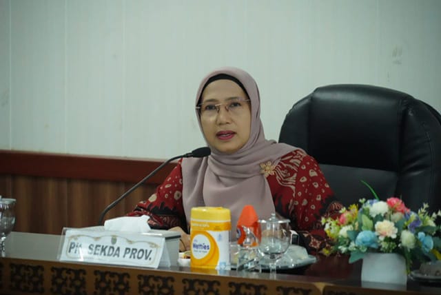 Asisten Administrasi Umum Sekretariat Daerah Provinsi Kalteng Sunarti