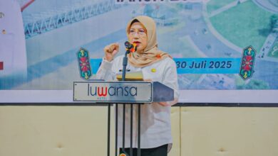 Asisten Administrasi Umum Setda Provinsi Kalteng, Hj. Sunarti,