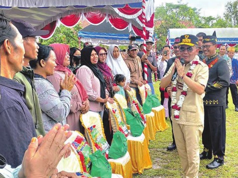 Gubernur Sapa Guru dan Pelajar SMKN 2 Nanga Bulik