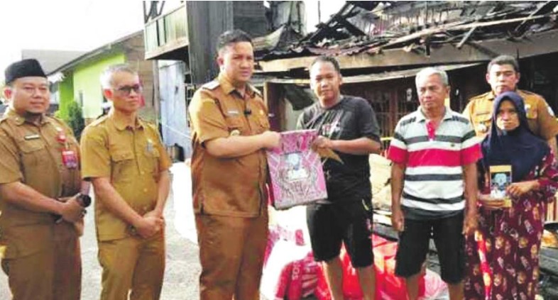 Korban Kebakaran Terima Bantuan