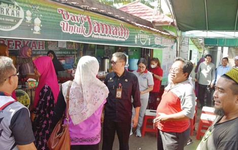 Plh Sekda Pantau Rest Area Jemaah Haul Guru Sekumpul