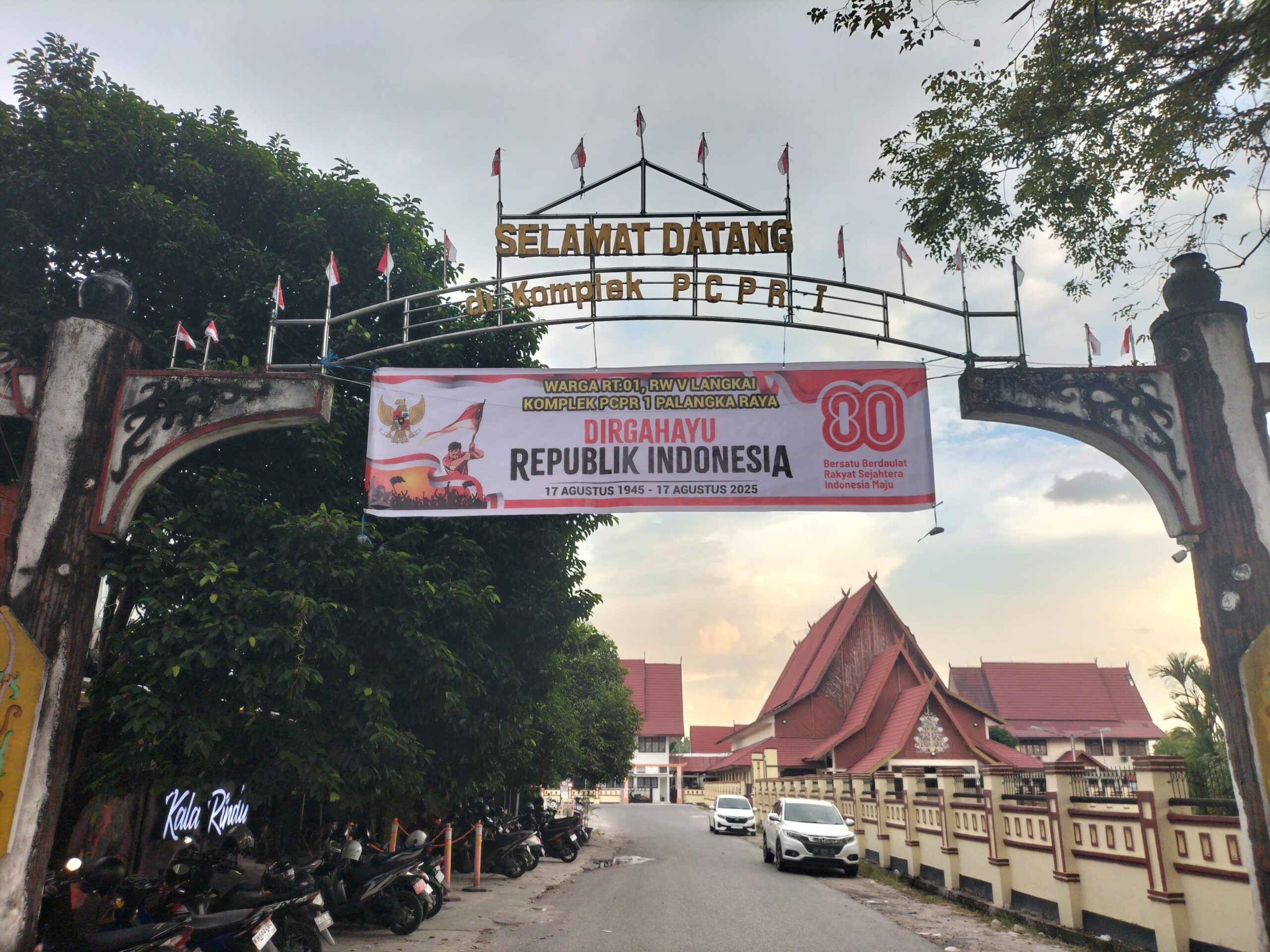 Plt. Lurah Langkai Apresiasi Antusias Warga Sambut HUT ke-80 RI