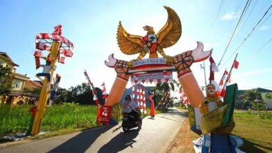 PLN Imbau Warga Tidak Pasang Hiasan Dekat Kabel Listrik