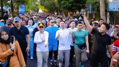 Gubernur Agustiar Sabran dan Raffi Ahmad Meriahkan Jalan Sehat di Pangkalan Bun, Ribuan Warga Antusias Hadir