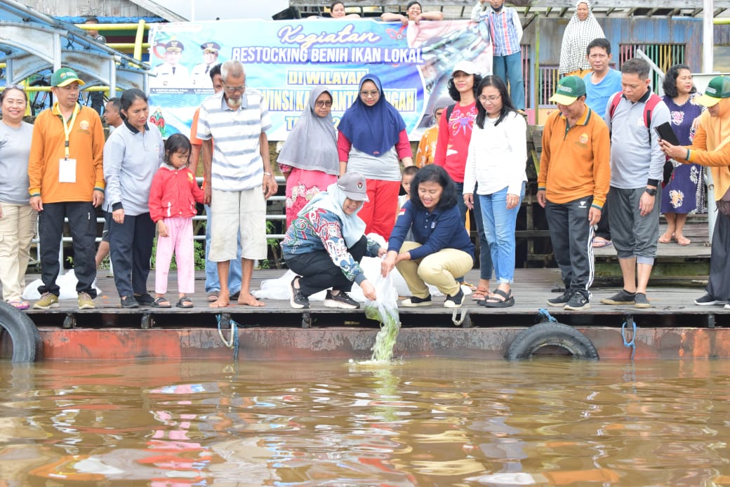 Dislutkan Kalteng saat melakukan Restocking di Kawasan Wisata Waterfront Sungai Arut
