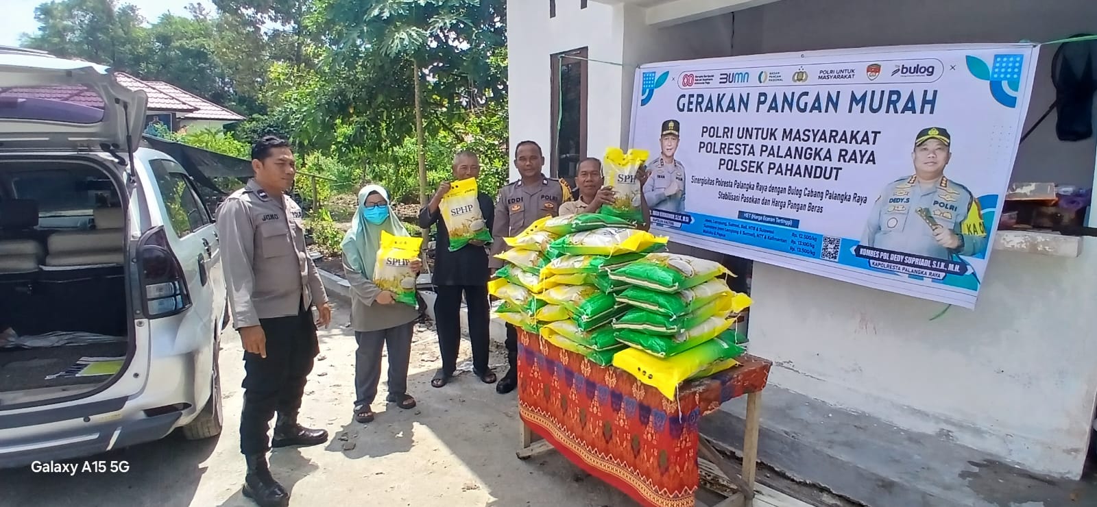 Bhabinkamtibmas Panarung Apresiasi Antusias Warga di Gerakan Pangan Murah