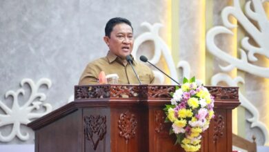 Wagub Kalteng H. Edy Pratowo saat menyampaikan Jawaban Gubernur Kalteng atas Pemandangan Umum Fraksi-Fraksi DPRD