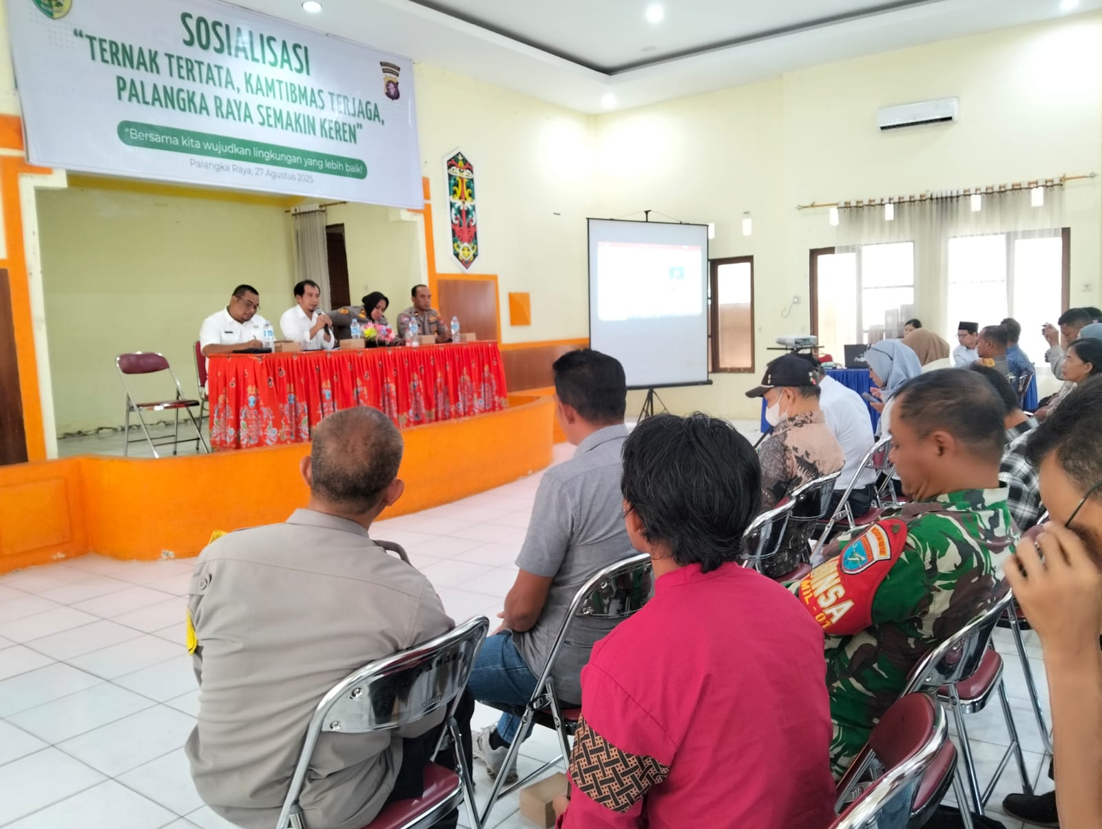 Camat dan Kodim 1016/Plk Dorong Penataan Peternakan Ramah Lingkungan di Pahandut