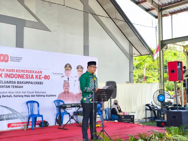 Staff Ahli Gubernur Bidang Pemerintahan, Hukum dan Politik, H. Darliansjah saat menyampaikan sambutannya.