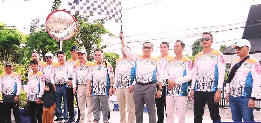 Ribuan Warga Tumpah Ruah Ikuti Senam Massal dan Jalan Sehat