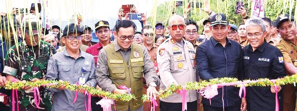 Pemkab Resmikan Dua Jembatan Sekaligus