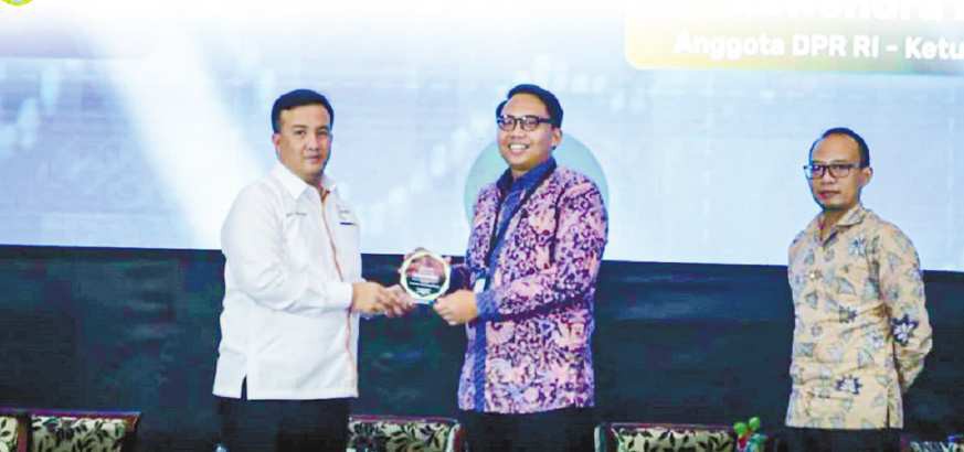 Bupati Lamandau Dikukuhkan sebagai Bendum IKA ISMEI