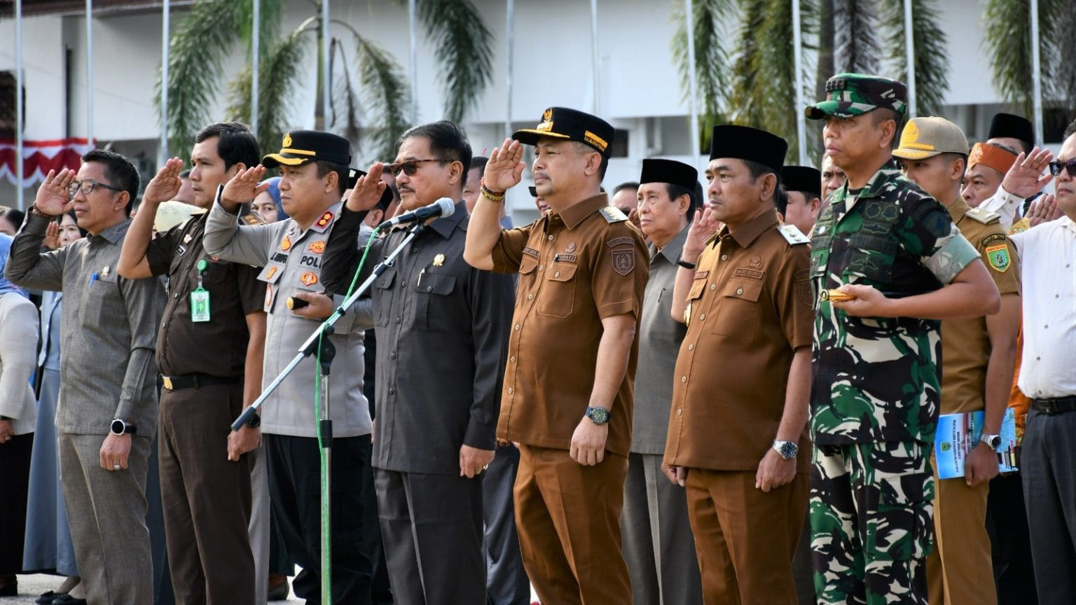 Bupati Eddy Raya Ajak Masyarakat Jaga Persatuan Lewat Apel Gabungan dan Doa Bersama