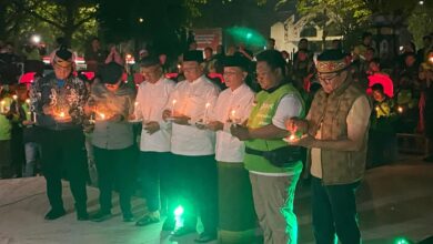 Gubernur Kalteng H. Agustiar Sabran bersama Wakil Gubernur H. Edy Pratowo serta ratusan Ojol menggelar doa bersama untuk Affan Kurniawan.