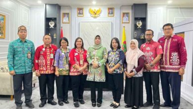 Lisda Arriyana Lantik Empat Pejabat Fungsional DLH Kalteng