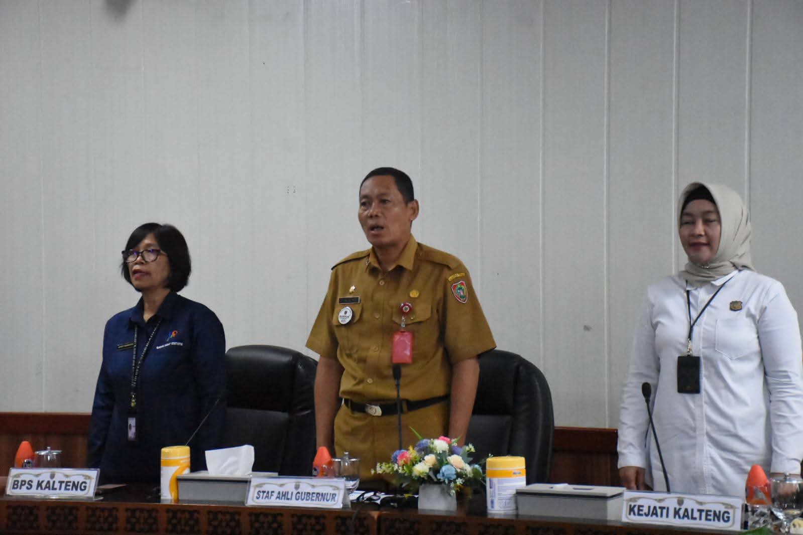 Staf Ahli Gubernur Bidang Ekonomi Keuangan dan Pembangunan Yuas Elko