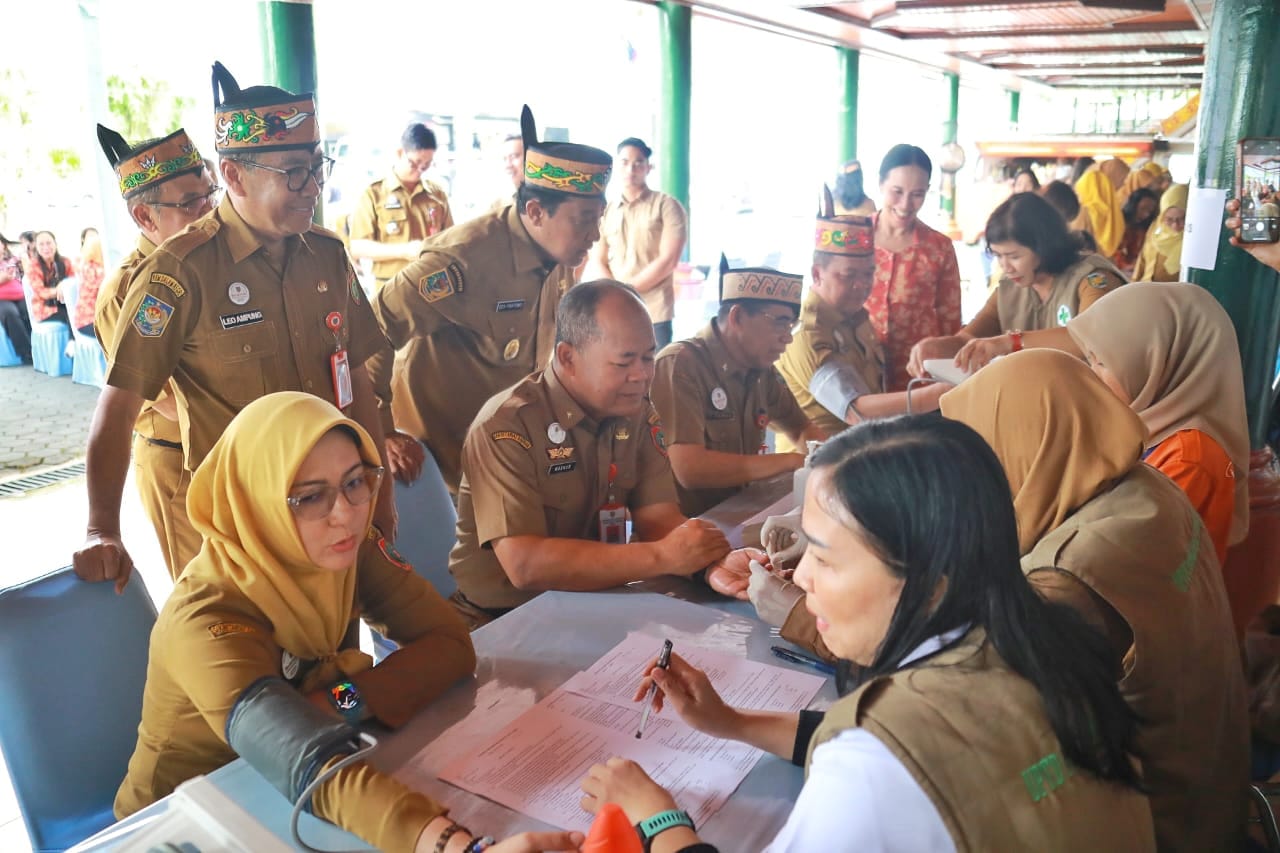 Plt. Sekda Kalteng Leonard S. Ampung