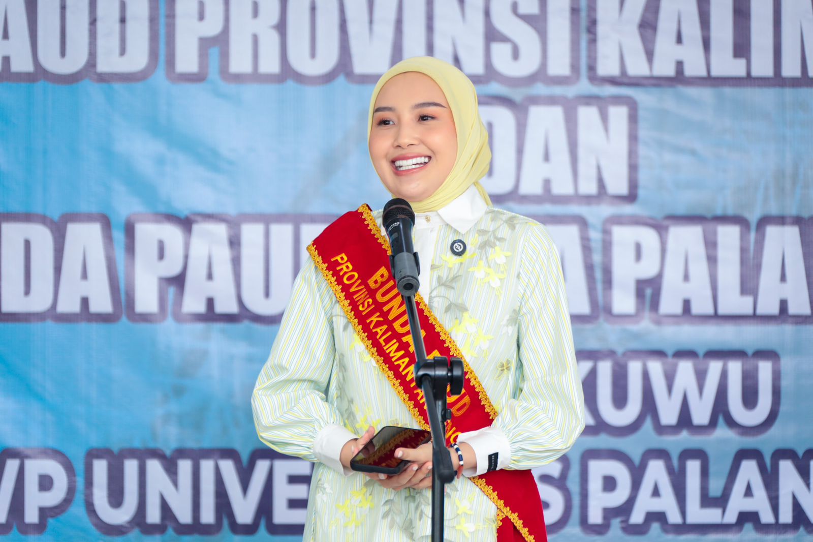 Bunda PAUD Kalteng Aisyah Thisia Agustiar Sabran saat menyampaikan sambutan di TK Bakuwu,