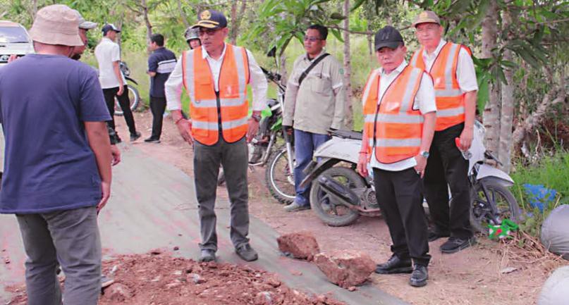Tingkatkan Konektivitas Jalan Basarang-Kapuas Barat