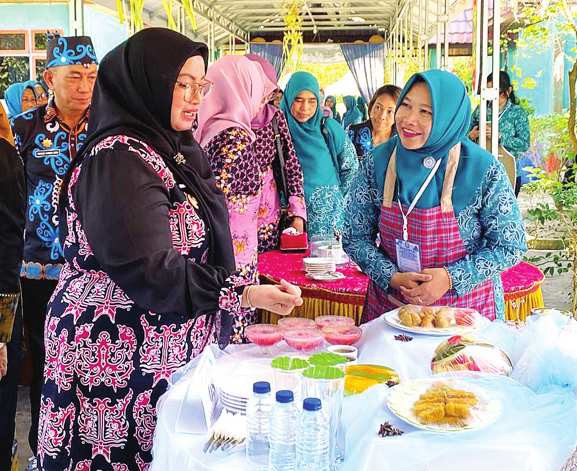 Wakil Bupati Kotawaringin Timur (Kotim) Irawati mengajak masyarakat menjadikan kebiasaan makan ikan sebagai budaya hidup sehat. Menurutnya, ikan memiliki kandungan gizi tinggi