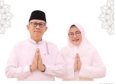 Akhiri Masa Tugas, Indra Gunawan dan Istri Pamitan