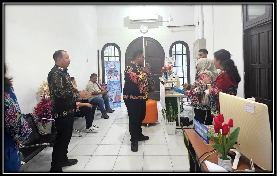 Kepala DPMPTSP Prov. Kalteng, Sutoyo menerima Tim Visitasi Monitoring dan Evaluasi Keterbukaan Informasi Publik