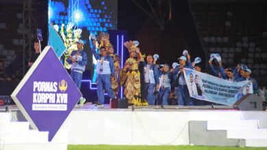 Kontingen Kalteng pada acara pembukaan PORNAS Korpri Tahun 2025.