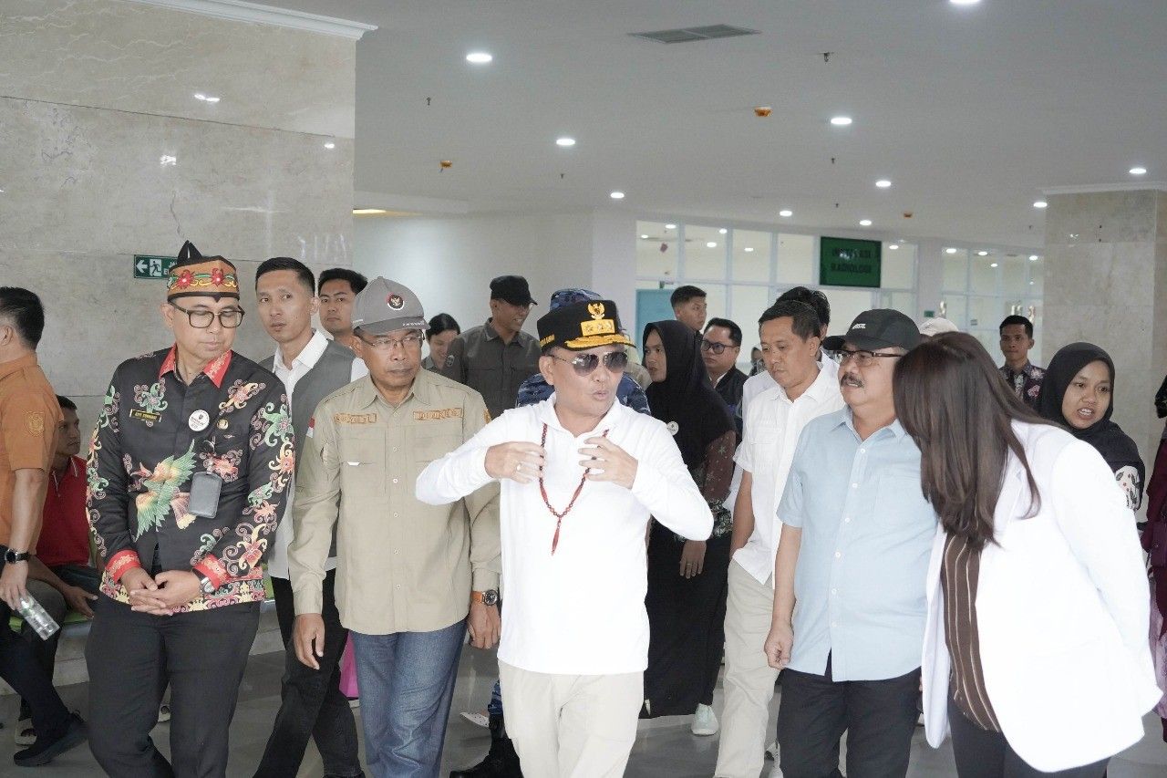 Kadinkes Kalteng, Suyuti Syamsul saat mendampingi Gubernur meninjau RSUD Hanau, Sabtu (4/10/2025).