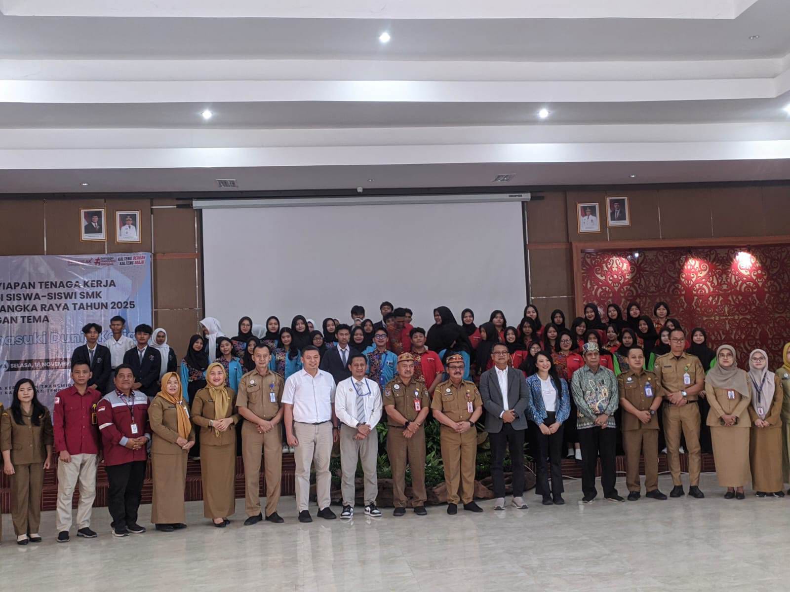Disnakertrans Kalteng Bekali Siswa SMK Palangka Raya