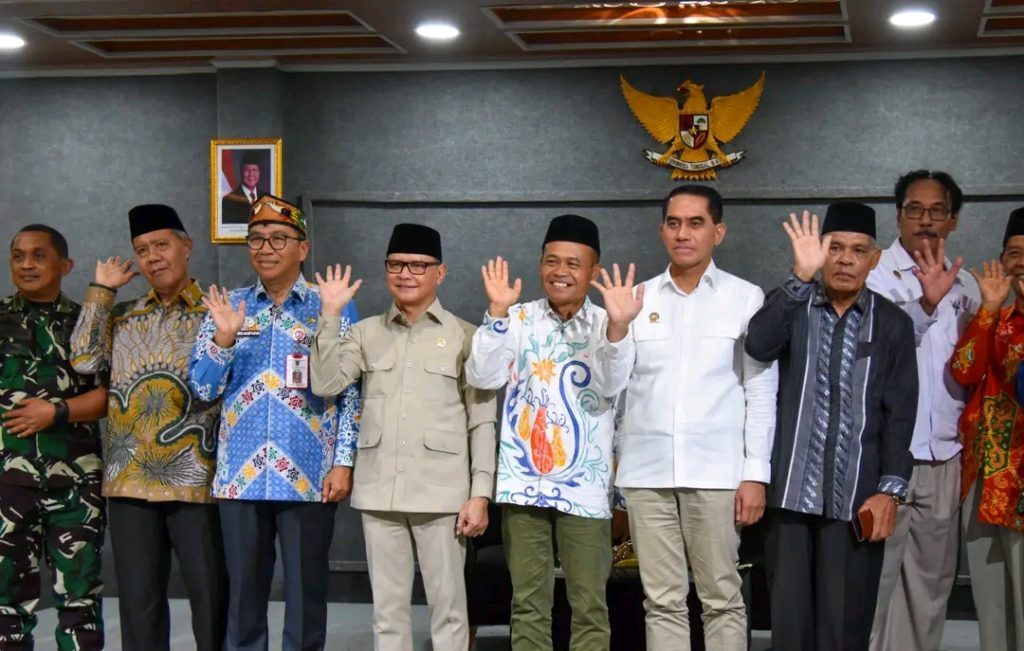 Plt. Sekda Kalteng Dampingi Menteri P2MI dalam Stadium Generale di UMPR