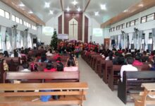 Personel Polsek Sabangau ketika melakukan patroli ke Gereja Marturia