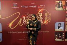 Anggota DPD/MPR RI asal Daerah Pemilihan Kalimantan Tengah, H. Siti Aseanti, S.ST., M.Keb sukses menerima penghargaan Women Power Women Award 2025