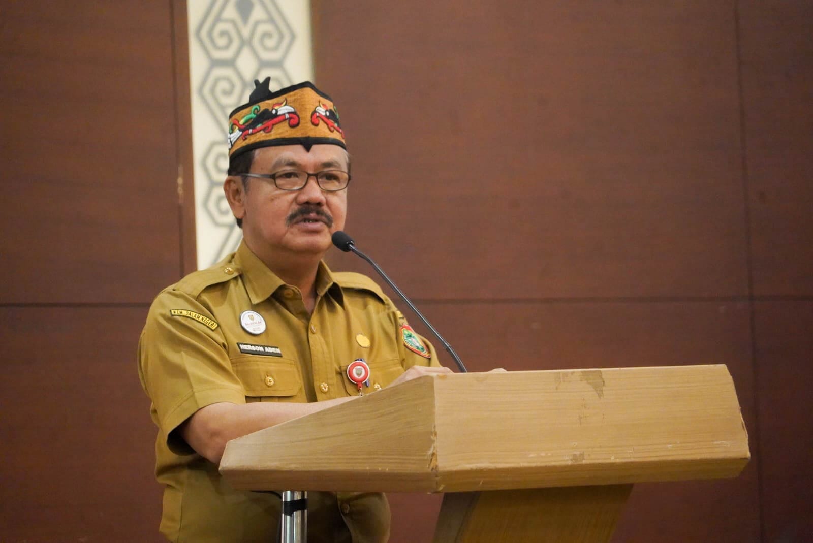 Plt. Asisten Pemerintahan dan Kesejahteraan Rakyat Herson B. Aden