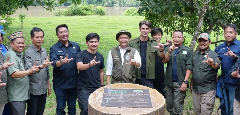 Menteri Kehutanan Republik Indonesia, Raja Juli Antoni melakukan kunjungan kerja ke Kabupaten Barito Utara untuk meninjau fasilitas Rehabilitasi Owa dan Pusat Suaka Owa, belum lama ini.