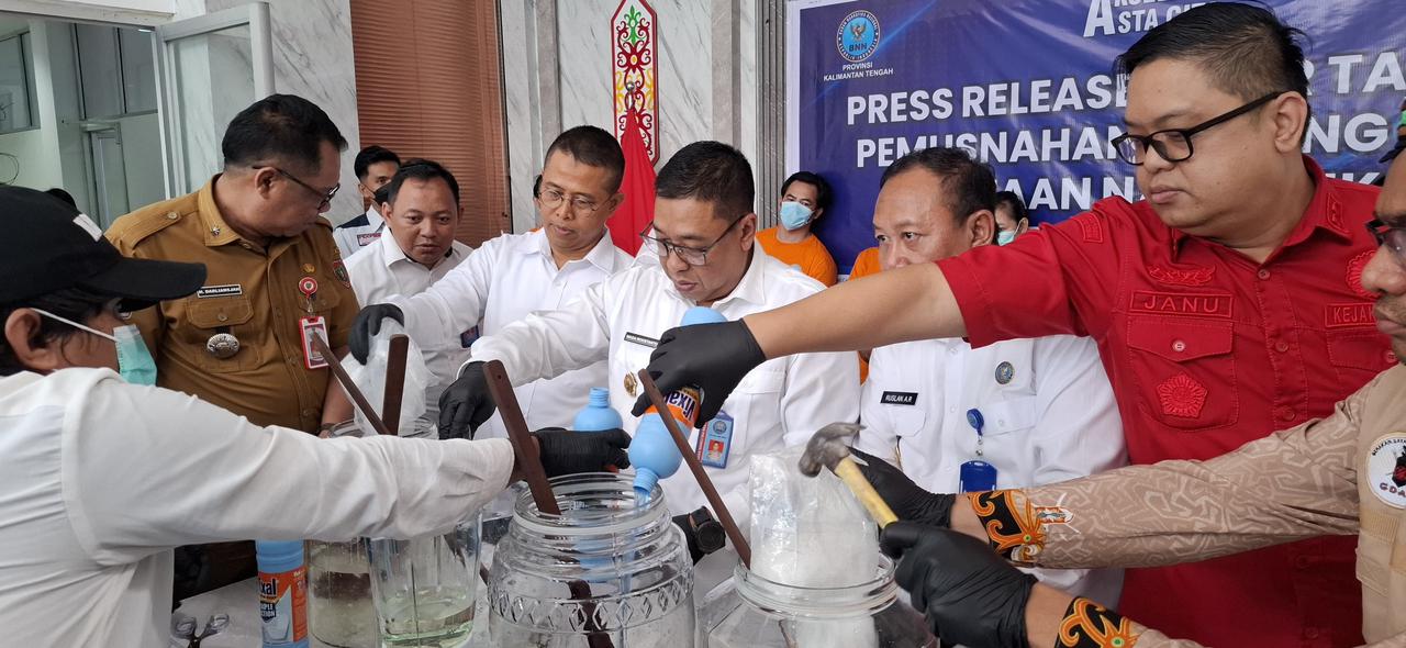 Pemusnahan barang bukti yang dilakukan oleh BNNP Kalteng