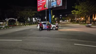 Personel kepolisian menggelar patroli malam di sejumlah kawasan rawan di Kota Palangka Raya
