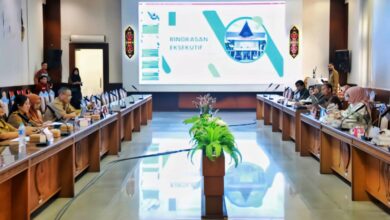 DPRD Kalteng rapat pembahasan Raperda bersama Tim Pemprov Kalteng di Ruang Rapat Gabungan DPRD Kalteng