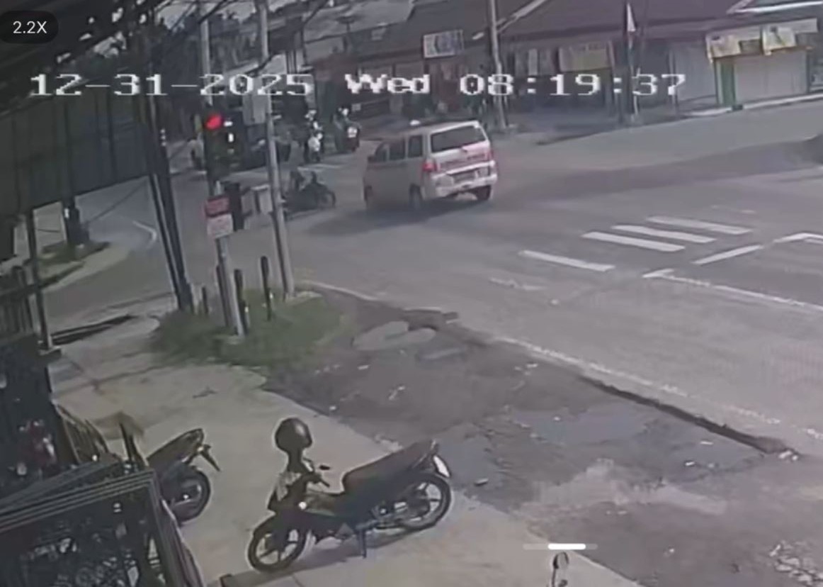 Detik-detik terjadinya kecelakaan maut di simpang empat Jalan Seth Adji