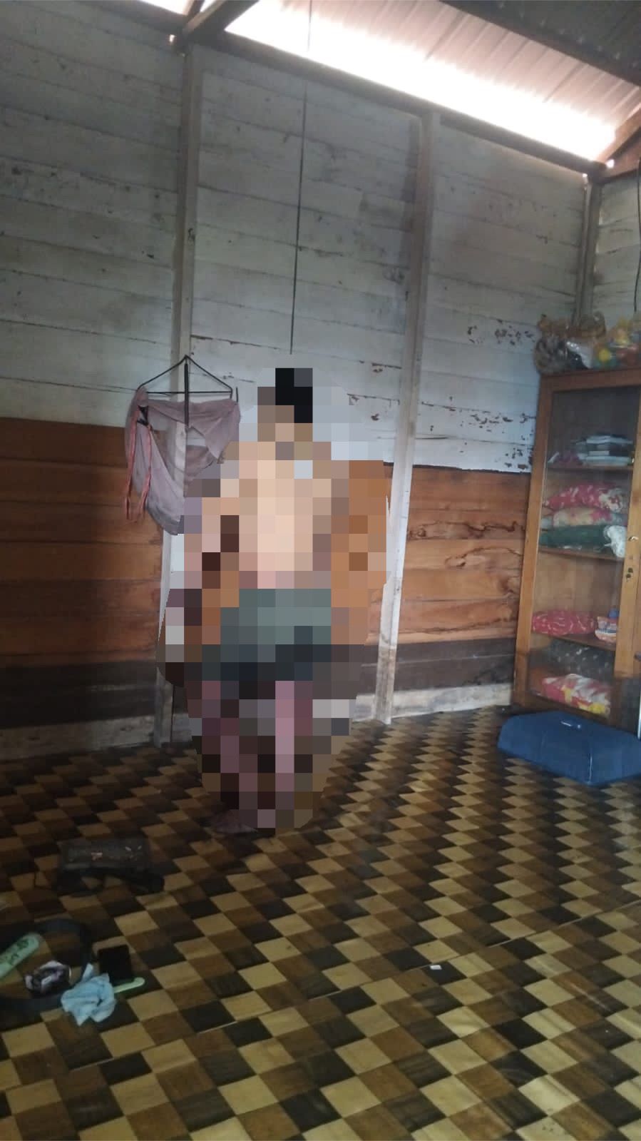 Jasad korban saat pertama kali ditemukan dengan kondisi tidak wajar