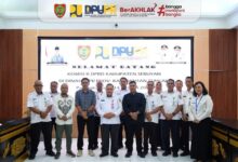 DPUPR Kalteng dan Komisi B DPRD Seruyan foto bersama usai kegiatan